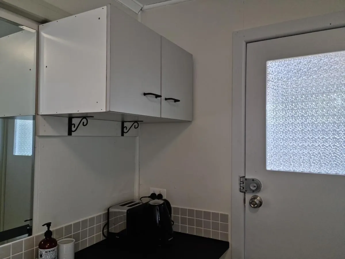 Redcliffe Homestay - Self Contained Room With Bathroom And Kitchenette