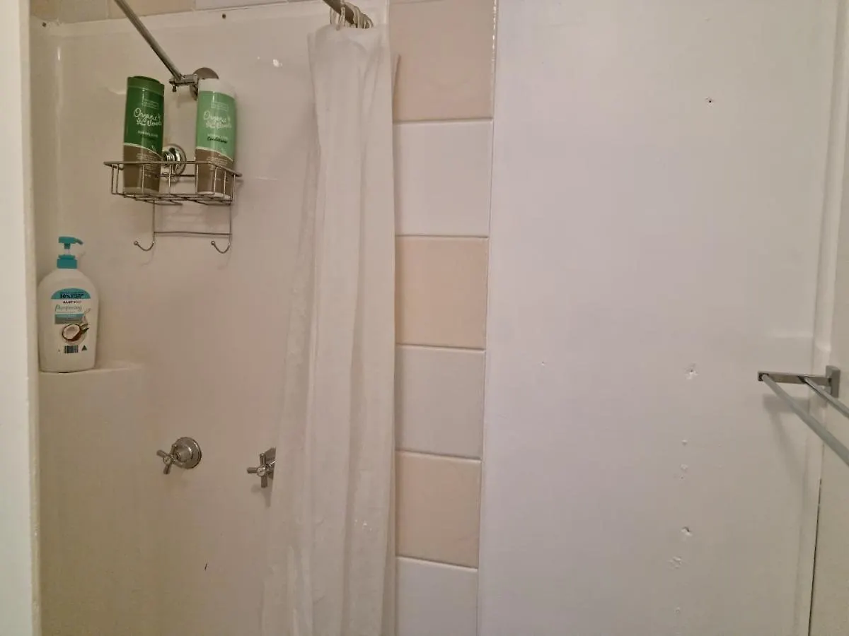 Redcliffe Homestay - Self Contained Room With Bathroom And Kitchenette Avustralya